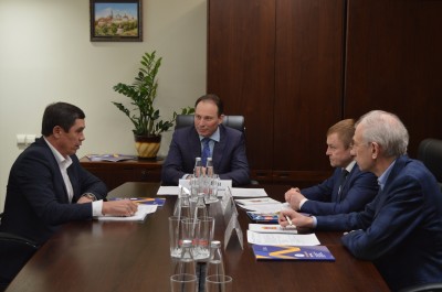 Anti-crisis measures in the economy were discussed by the Moscow Business Ombudsman Vladimir Golovnev with colleagues from OPORA RUSSIA